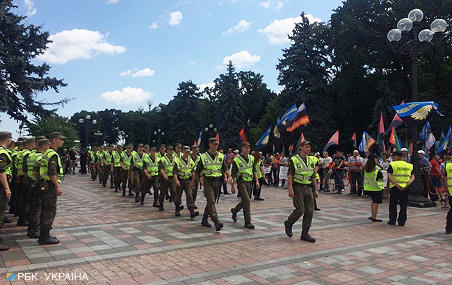 У здания Верховной рады шахтеры вышли на акцию протеста